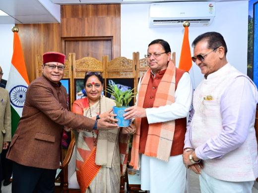 मुख्यमंत्री श्री पुष्कर सिंह धामी ने मंगलवार को विधानसभा में विधानसभा अध्यक्ष श्रीमती ऋतु खंडूड़ी भूषण से शिष्टाचार भेंट की।
