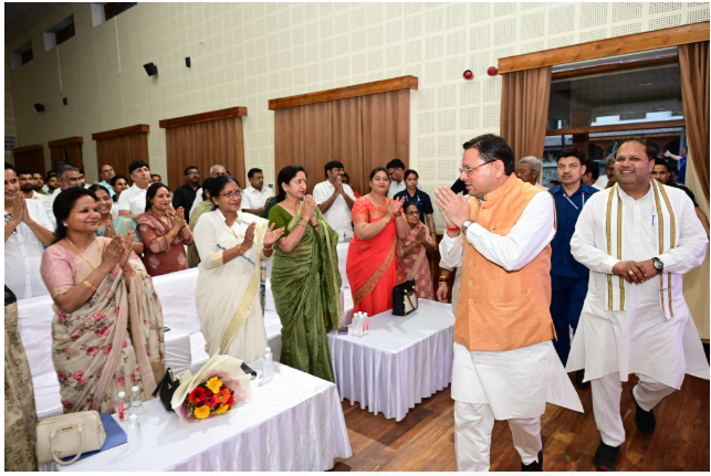 CM Dhami interacted with Municipal Corporation Mayors and Municipal Council Presidents