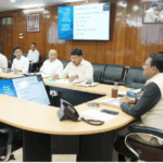 मुख्य सचिव श्री आनन्द बर्द्धन ने सोमवार को सचिवालय में आयुष विभाग की समीक्षा की।