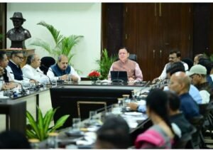 सीएम हेल्पलाइन 1905 पर लंबित शिकायतों के त्वरित निस्तारण के लिए विशेष अभियान चलाया जाए – मुख्यमंत्री