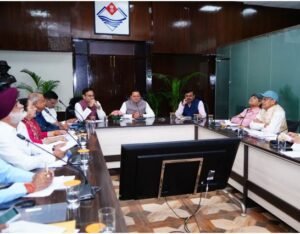 मुख्यमंत्री पुष्कर सिंह धामी ने सचिवालय में नैनीताल एवं ऊधमसिंहनगर जनपद की विभिन्न विधानसभाओं से संबंधित मुख्यमंत्री घोषणाओं की समीक्षा की।