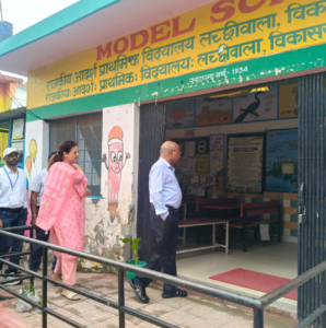 आयुक्त गढ़वाल मंडल ने डोईवाला विधानसभा के मतदेय स्थलों का किया निरीक्षण, राजनीतिक दलों के प्रतिनिधियों के साथ की समीक्षा बैठक