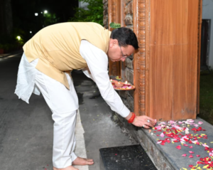 प्रधानमंत्री श्री नरेंद्र मोदी के जन्मदिवस पर मुख्यमंत्री धामी ने जलाया ‘आशीर्वाद का दीया’