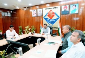 मुख्य सचिव श्री आनन्द बर्द्धन की अध्यक्षता में शुक्रवार को सचिवालय में नेशनल हाईवे लॉजिस्टिक्स मैनेजमेंट लिमिटेड (एनएचएलएमएल) के अंतर्गत उत्तराखण्ड रोपवे डेवलपमेंट लिमिटेड के निदेशक मंडल की बैठक संपन्न हुई।