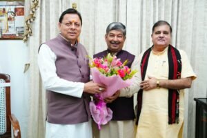 मुख्यमंत्री आवास में राज्यसभा सांसद दिनेश आर्य ने मुख्यमंत्री से की शिष्टाचार भेंट
