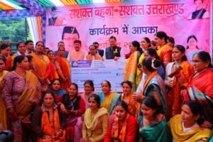 श्रीनगर में मुख्यमंत्री के स्वागत को सड़कों पर उमड़ा जनसैलाब – मुख्यमंत्री ने श्रीनगर को करोड़ों के विकास कार्यों  की दी सौगात